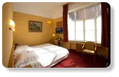 A classic (standard) ensuite bedroom